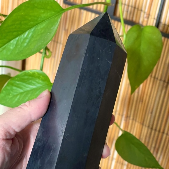 Wow!  Large Elite Shungite ‘Miracle Stone’ Gemstone tower - Picture 7 of 10